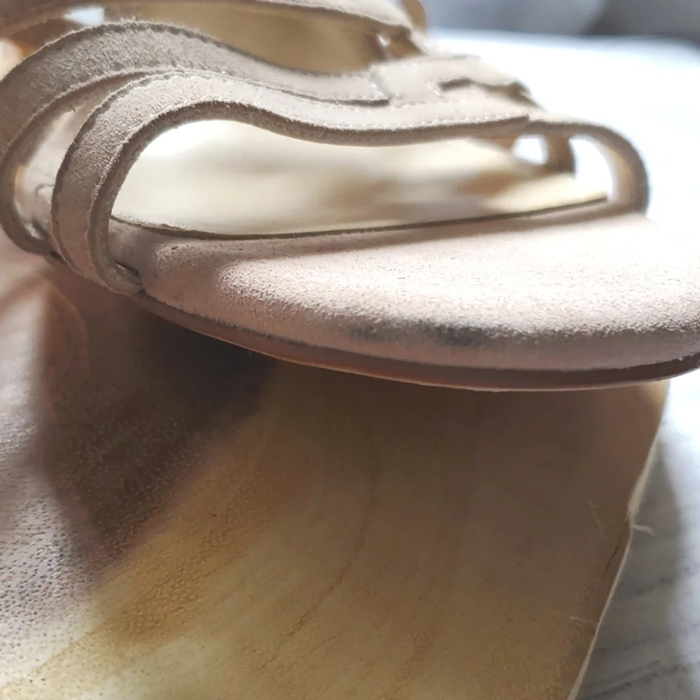 NWOT Vince Camuto suede sandals - Picture 6 of 10